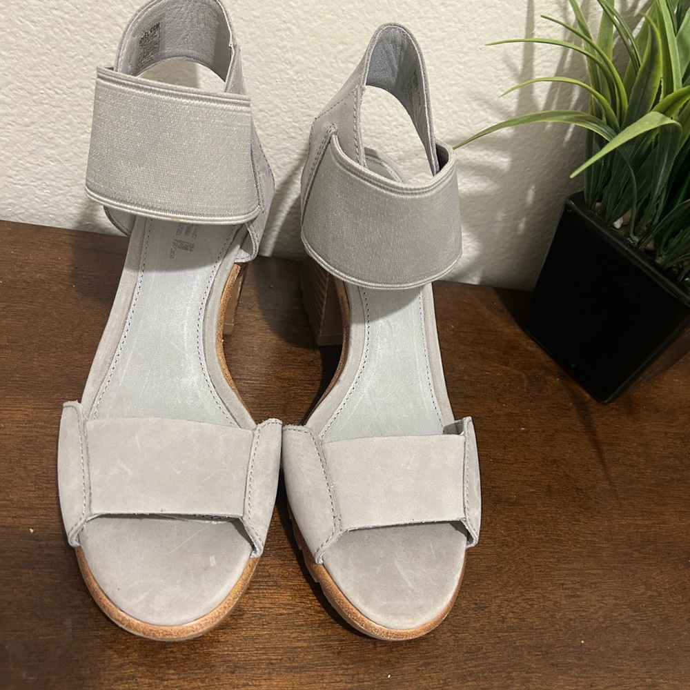 Sorel Nadia Dove Grey Sandals Nubuck Leather Ankle Strap Block Heel Lug Sole 8